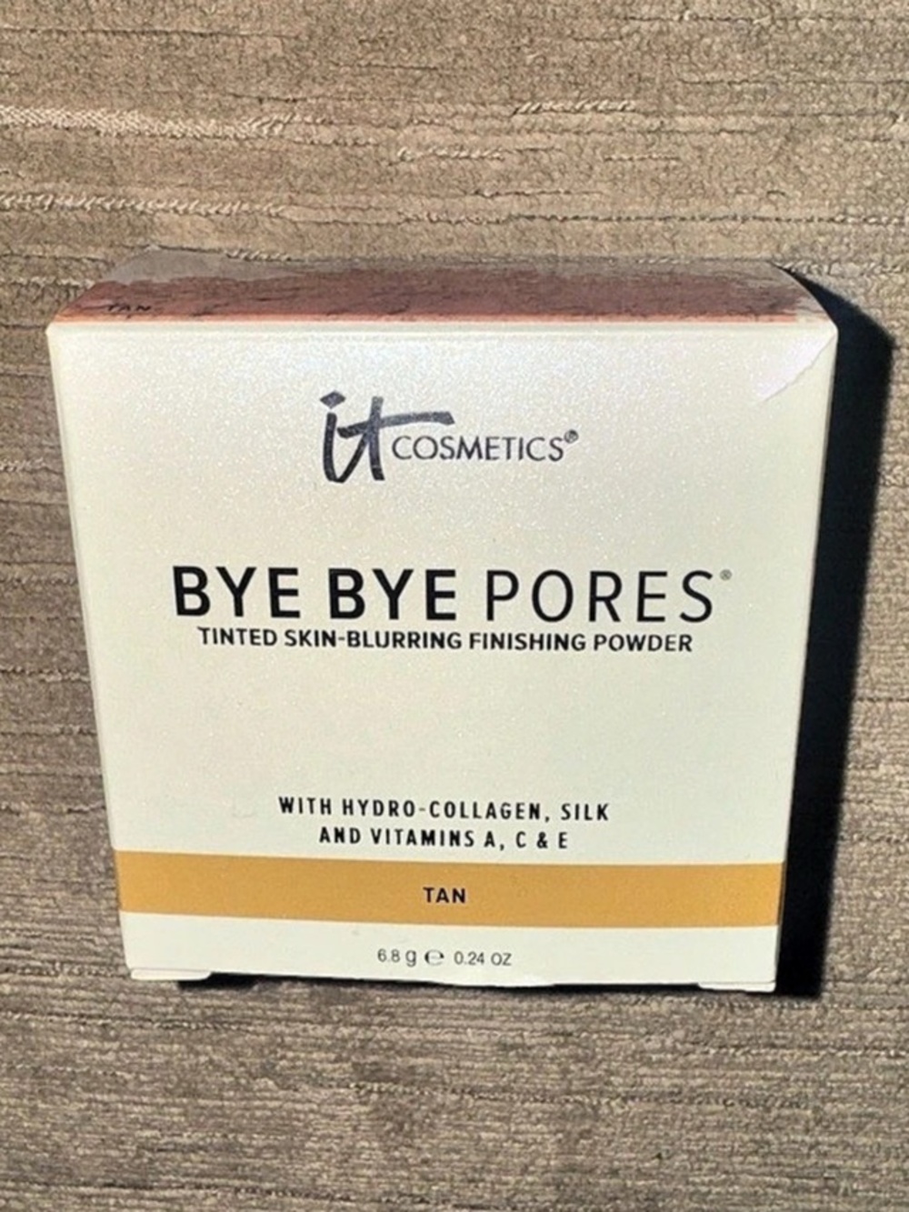 It Cosmetics Bye Pores Tinted Skin-Blurring Finishing Powder - Tan